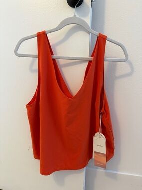 Vuori SL Villa Cropped Tank - bright poppy